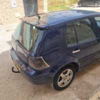 moyenne-berline-volkswagen-golf-4-2001-constantine-algerie