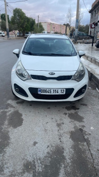 voitures-kia-rio-5-portes-2014-funny-tebessa-algerie