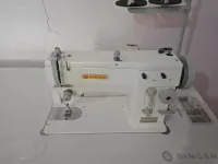 آلة خياطة 