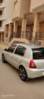 voitures-renault-clio-campus-2011-mascara-algerie