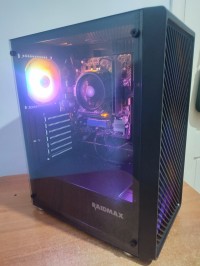 كمبيوتر-مكتبي-ecran-matos-180hz-pc-gamer-avec-clavier-et-souris-tapis-بئر-خادم-الجزائر