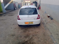 voitures-renault-clio-campus-2015-bye-relizane-algerie