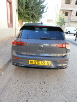 voitures-volkswagen-golf-8-2022-style-bouira-algerie