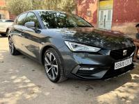 moyenne-berline-seat-leon-2023-fr-tlemcen-algerie