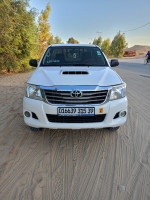 utilitaire-toyota-hilux-2015-taghzout-el-oued-algerie