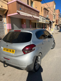 voitures-peugeot-208-2016-allure-facelift-bou-saada-msila-algerie