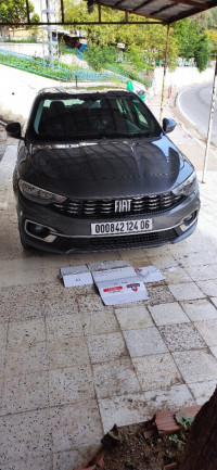 voitures-fiat-tipo-sedan-2024-life-darguina-bejaia-algerie