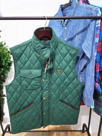 Veste doudoune gilet matelassé hydrofuge sans manches Beaton de chez POLO RALPH LAUREN - Cabas