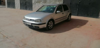 moyenne-berline-volkswagen-golf-4-2001-tiaret-algerie