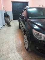 voitures-volkswagen-tiguan-2011-r-line-dirrah-bouira-algerie