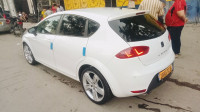 moyenne-berline-seat-leon-2012-medea-algerie