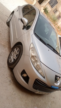 voitures-peugeot-207-2010-guelma-algerie