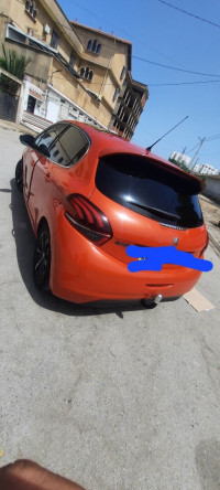 voitures-peugeot-208-2015-allure-facelift-annaba-algerie