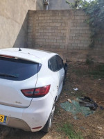 voitures-renault-clio-4-2015-cherchell-tipaza-algerie