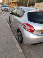 voitures-peugeot-208-2013-active-hraoua-alger-algerie