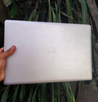 Dell Inspiron 3580 ( i7-8565U+AMD Radeon 520 2g vram )
