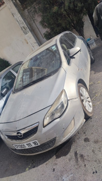 voitures-opel-astra-2011-hussein-dey-alger-algerie