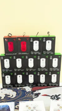 Razer Viper V3 Pro Wireless Gaming Mouse - White and Black