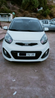 voitures-kia-picanto-2014-style-el-hadjar-annaba-algerie