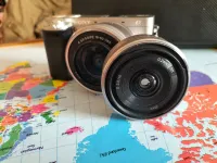 appareil photo sony A6000 avec deux objectif 16-50 mm et 16mm f/2.8
