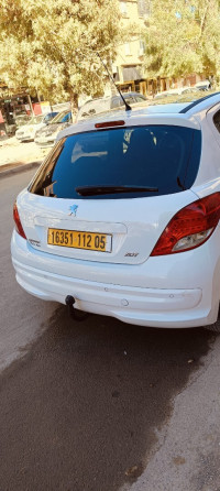 voitures-peugeot-207-2012-allure-ghassira-batna-algerie