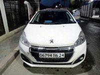 voitures-peugeot-208-2016-allure-facelift-hammam-maskhoutine-guelma-algerie