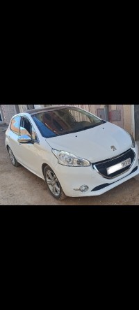 سيارات-peugeot-208-2013-allure-مغنية-تلمسان-الجزائر