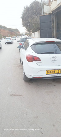 voitures-opel-astra-2015-g-ain-benian-alger-algerie