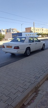 سيارات-mercedes-classe-e-1995-باب-الزوار-الجزائر