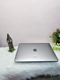 MacBook pro i5 2017 13.3  8GB /128GB 