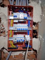 construction-travaux-electricien-en-batiment-belouizdad-alger-algerie