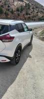 voitures-nissan-2022-kicks-sedrata-souk-ahras-algerie