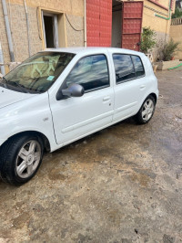 voitures-renault-clio-campus-2012-boudouaou-boumerdes-algerie