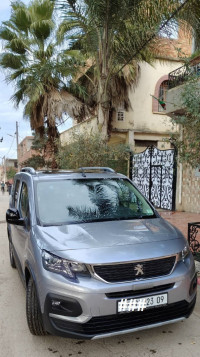 voitures-peugeot-rifter-2023-beni-tamou-blida-algerie