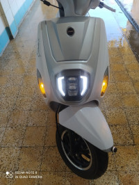 motos-et-scooters-cuxi-estate-x-vms-2024-arris-batna-algerie