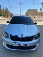 citadine-skoda-fabia-2016-style-avec-toit-panoramique-guerrouaou-blida-algerie