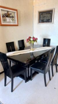 طاولات-table-a-manger-et-un-bibliotheque-vendre-هراوة-الجزائر