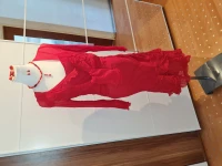 Jolie ensemble rouge avec accessoires taille s à m