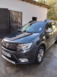 voitures-dacia-sandero-2019-bouira-algerie