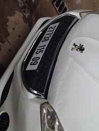 voitures-peugeot-208-2015-silver-line-blida-algerie