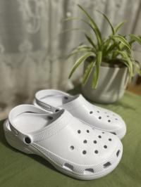 Crocs classiques blanches