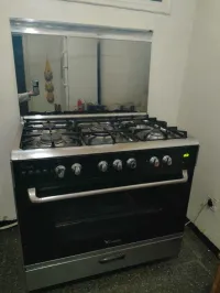 Cuisinière inox inoxydable en très bon état 
