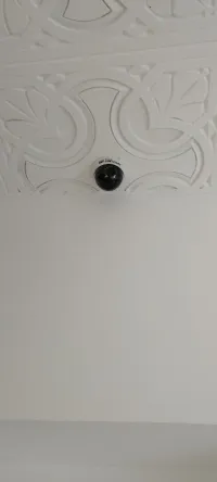 Installateur caméra et système d'alarme 