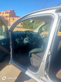 voitures-renault-kangoo-2021-authentique-berrouaghia-medea-algerie