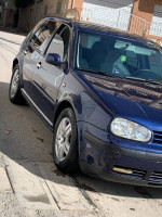 voitures-volkswagen-golf-4-2000-constantine-algerie