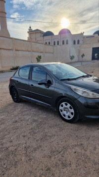 voitures-peugeot-207-2007-dirrah-bouira-algerie