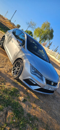 voitures-seat-leon-2019-beats-chlef-algerie