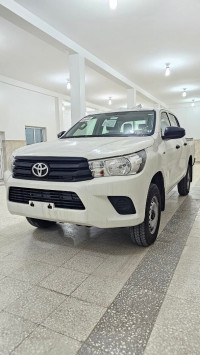 utilitaire-toyota-hilux-2024-سلوقيه-بدفلوك-el-oued-algerie