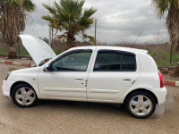 voitures-renault-clio-campus-2013-bye-baraki-alger-algerie