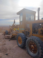 engin-gd-705-niveleuse-komatsu-1985-setif-algerie